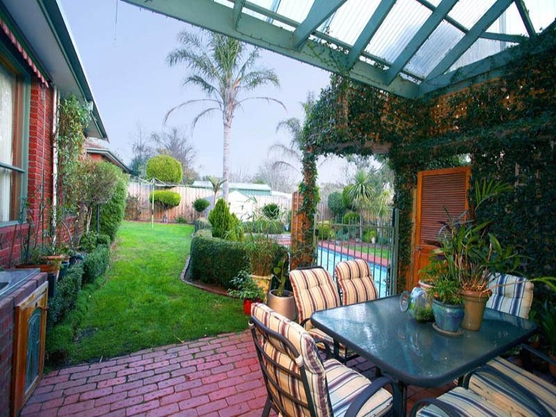 51 Rosemary Avenue, Croydon Hills VIC 3136