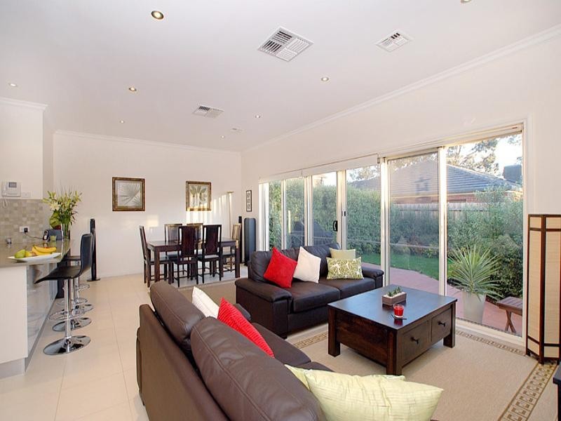 2/16 Powers Street, Donvale VIC 3111