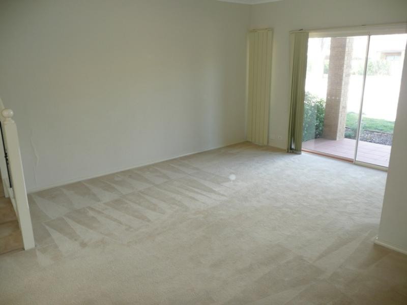 6 Lancewood Walk, South Morang VIC 3752