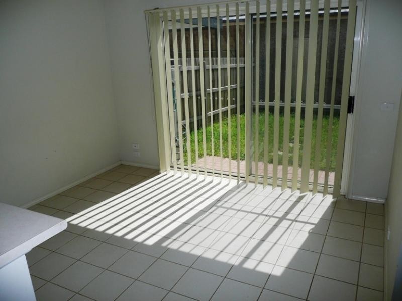 6 Lancewood Walk, South Morang VIC 3752