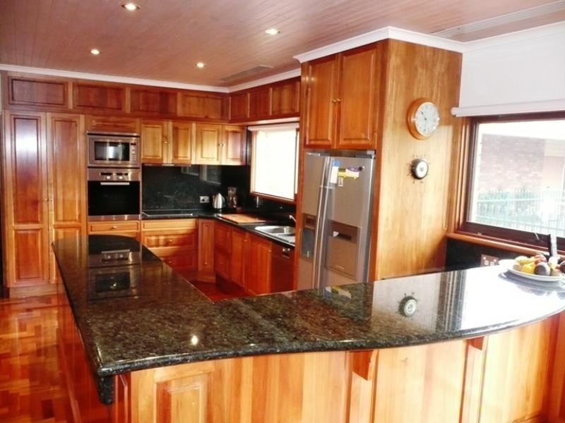 1 Orchard Rise, Park Orchards VIC 3114