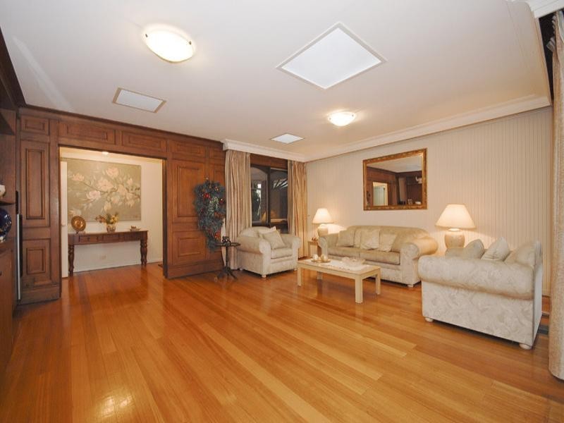 8 Cavendish Drive, Templestowe Lower VIC 3107