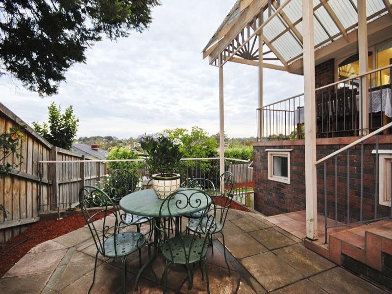 8 Cavendish Drive, Templestowe Lower VIC 3107