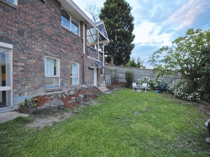 8 Cavendish Drive, Templestowe Lower VIC 3107