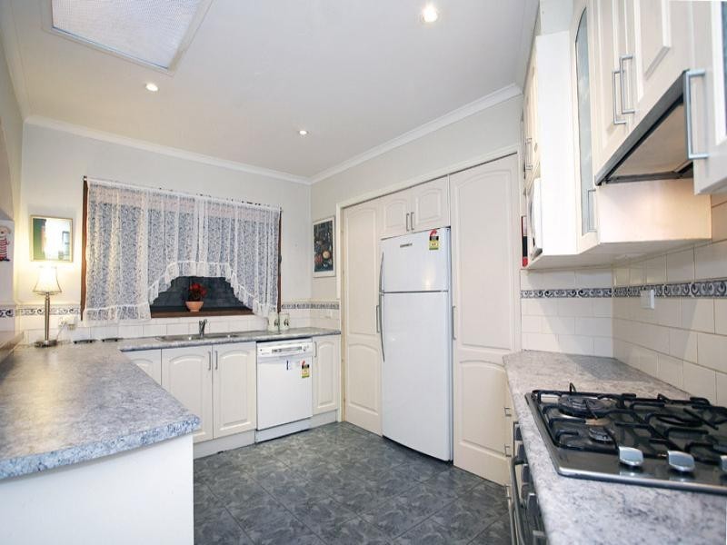 1 The Glade, Mitcham VIC 3132