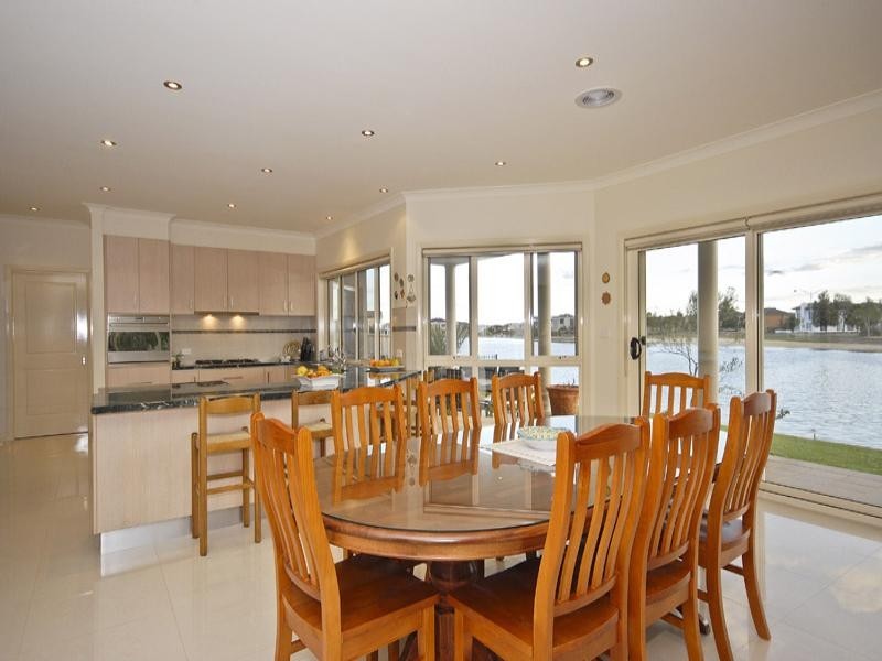 8 Panorama Way, Werribee VIC 3030