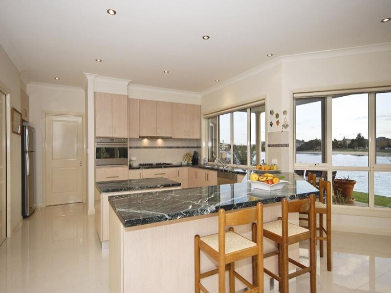 8 Panorama Way, Werribee VIC 3030