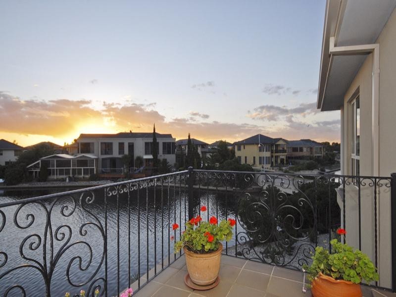 8 Panorama Way, Werribee VIC 3030