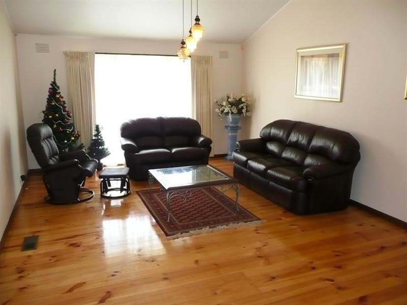 15 Inglewood Close, Doncaster East VIC 3109