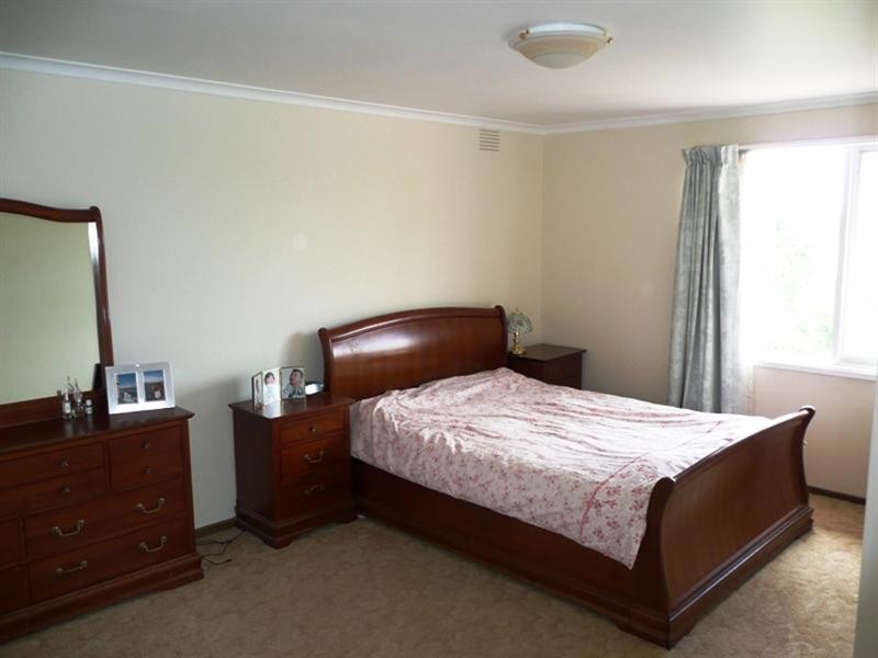 15 Inglewood Close, Doncaster East VIC 3109