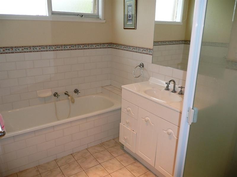 15 Inglewood Close, Doncaster East VIC 3109