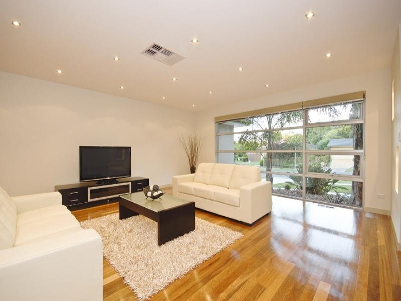 42 Fernlea Crescent, Doncaster East VIC 3109