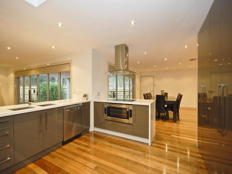 42 Fernlea Crescent, Doncaster East VIC 3109