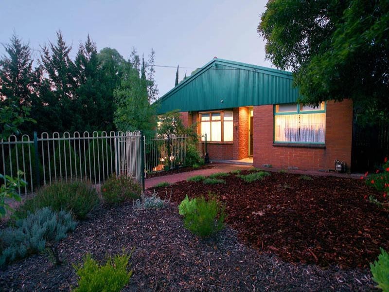 33 Caroline Drive, Templestowe Lower VIC 3107