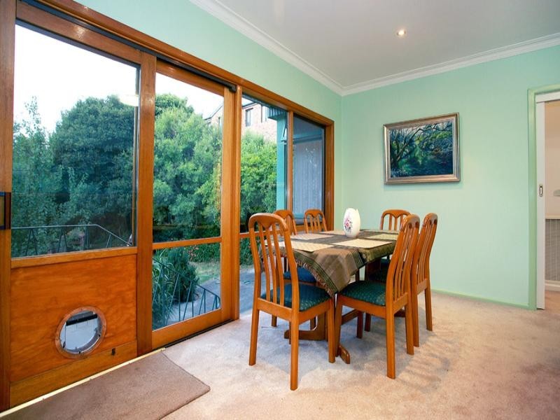 33 Caroline Drive, Templestowe Lower VIC 3107