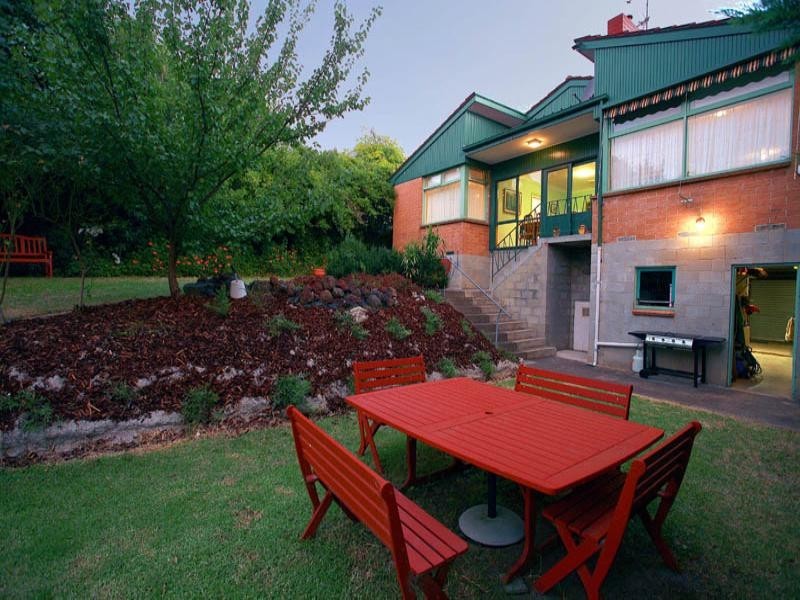 33 Caroline Drive, Templestowe Lower VIC 3107
