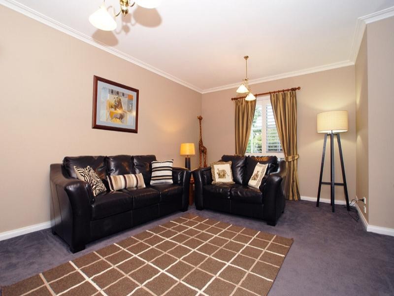 1/37 Queens Avenue, Doncaster VIC 3108