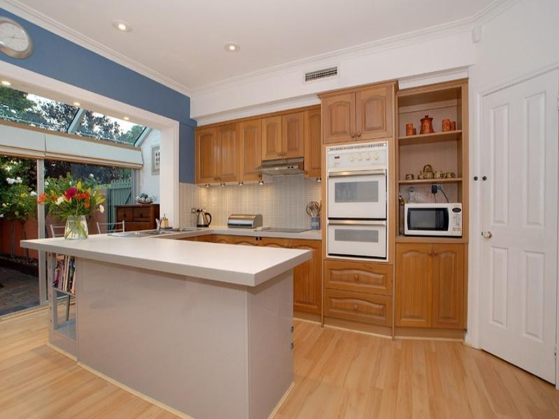 1/37 Queens Avenue, Doncaster VIC 3108