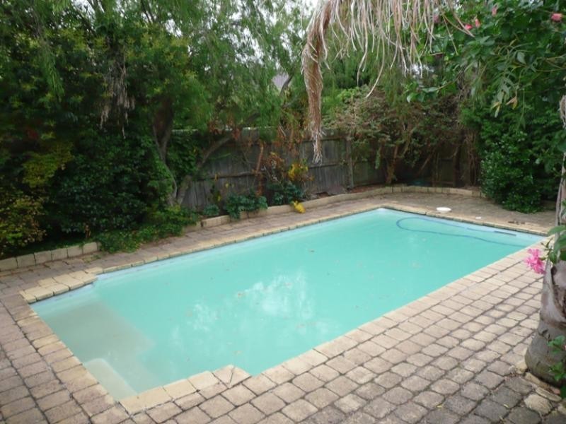 17 Inglewood Close, Doncaster East VIC 3109