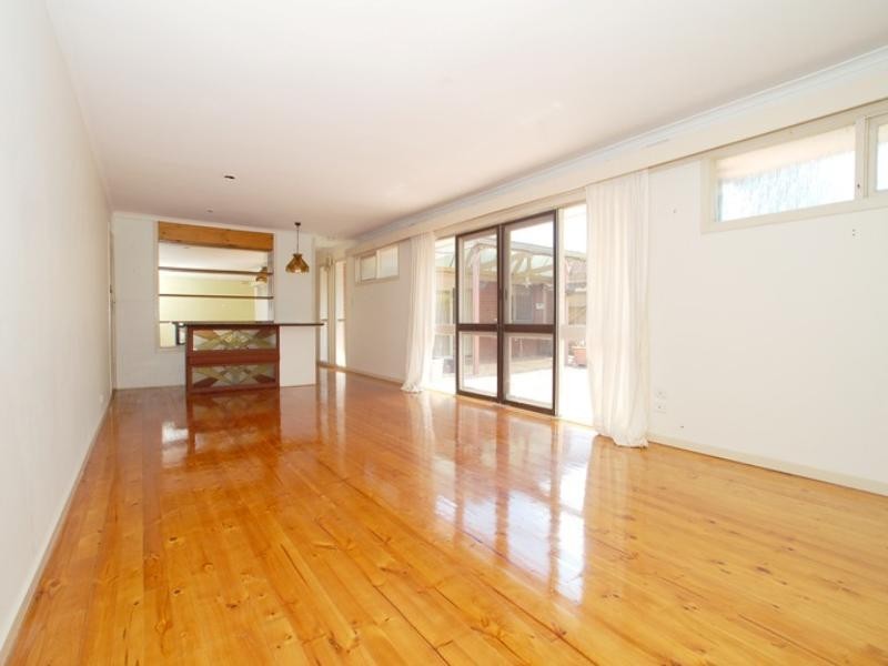 6 Rathmullen Quadrant, Doncaster VIC 3108