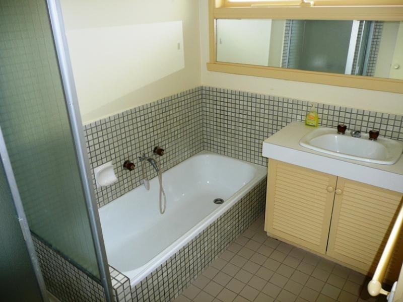 24 Leslie Street, Donvale VIC 3111