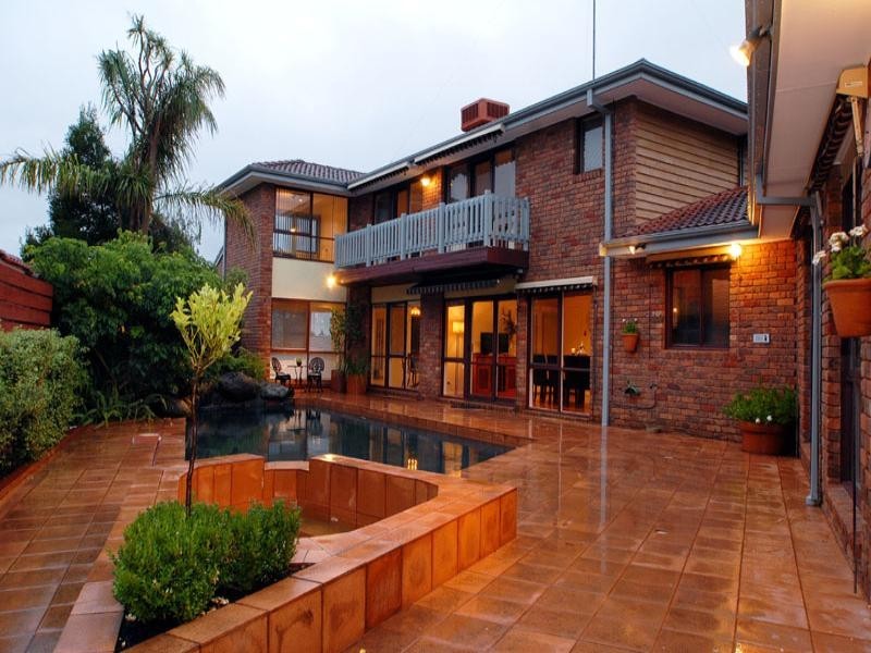 11 Glen Orchard Close, Templestowe VIC 3106