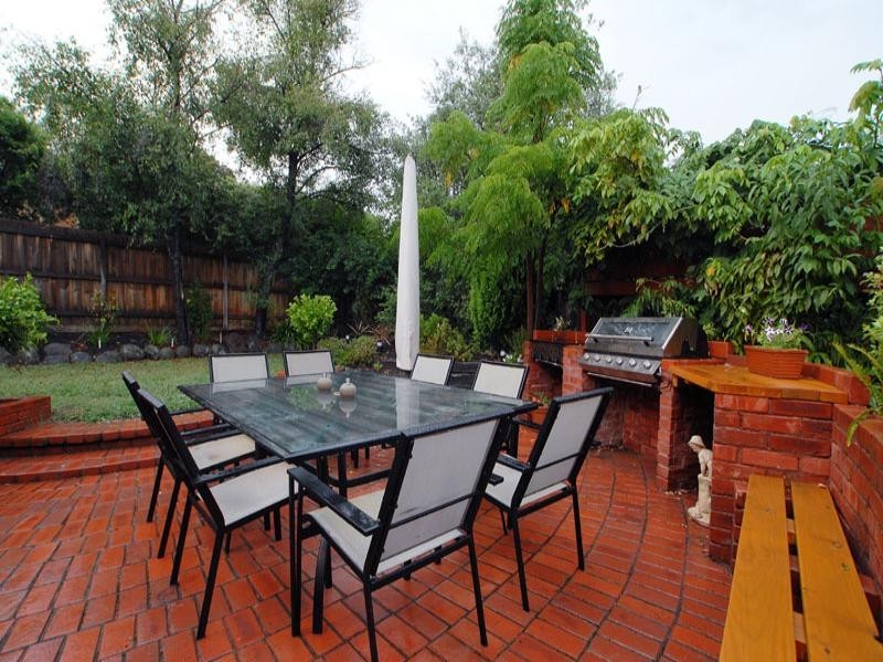 11 Glen Orchard Close, Templestowe VIC 3106