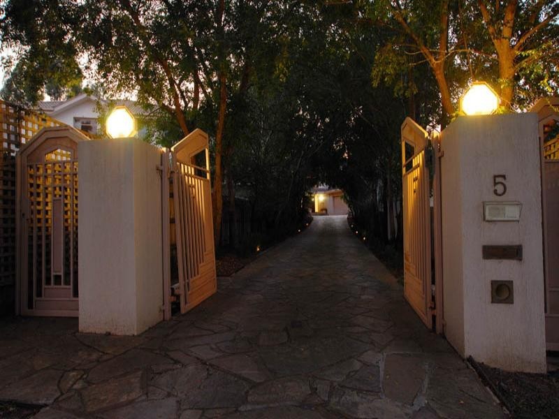 5 Paisley Close, Templestowe VIC 3106