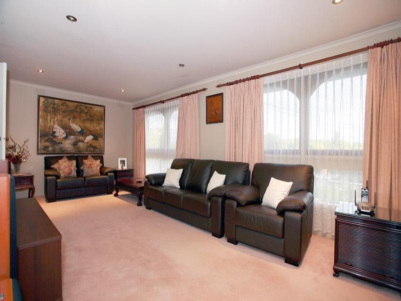 14 Saturn Terrace, Doncaster East VIC 3109