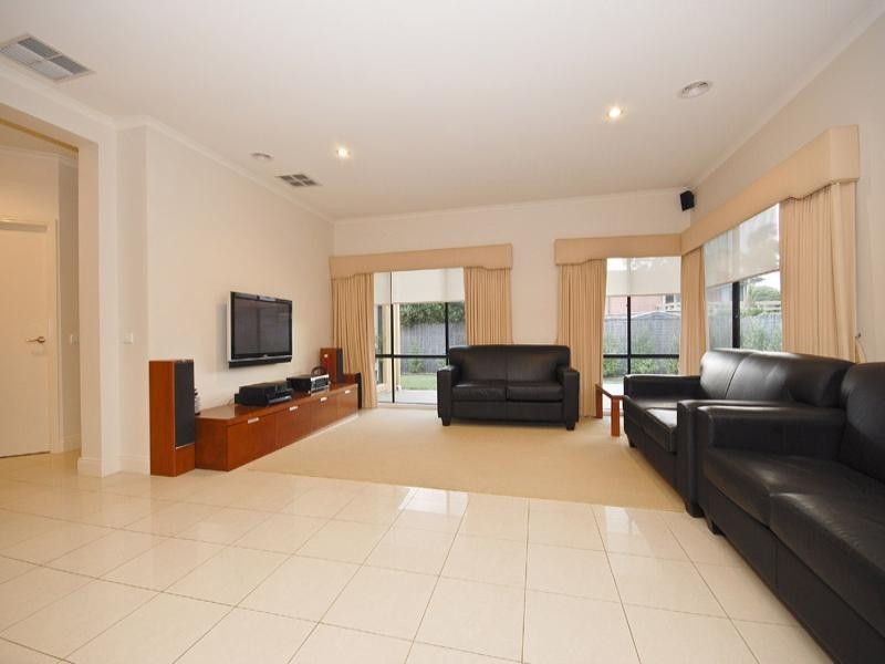 8 Virgillia Street, Blackburn North VIC 3130