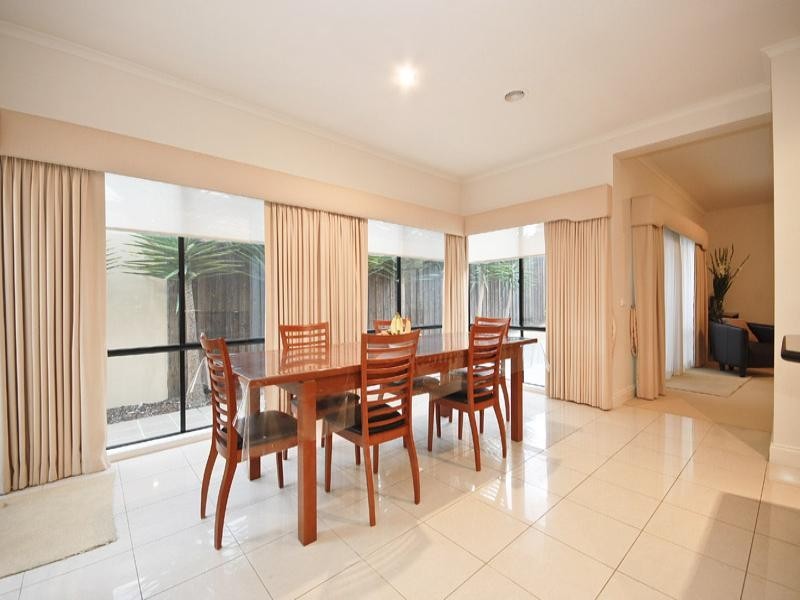 8 Virgillia Street, Blackburn North VIC 3130