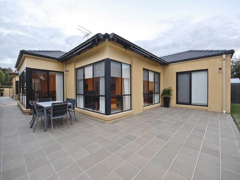 8 Virgillia Street, Blackburn North VIC 3130