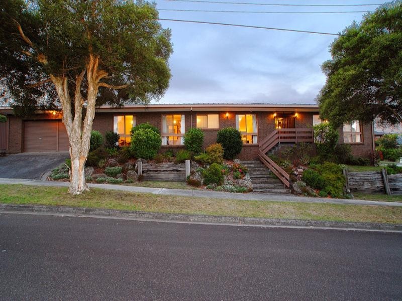 8 Cantala Drive, Doncaster VIC 3108