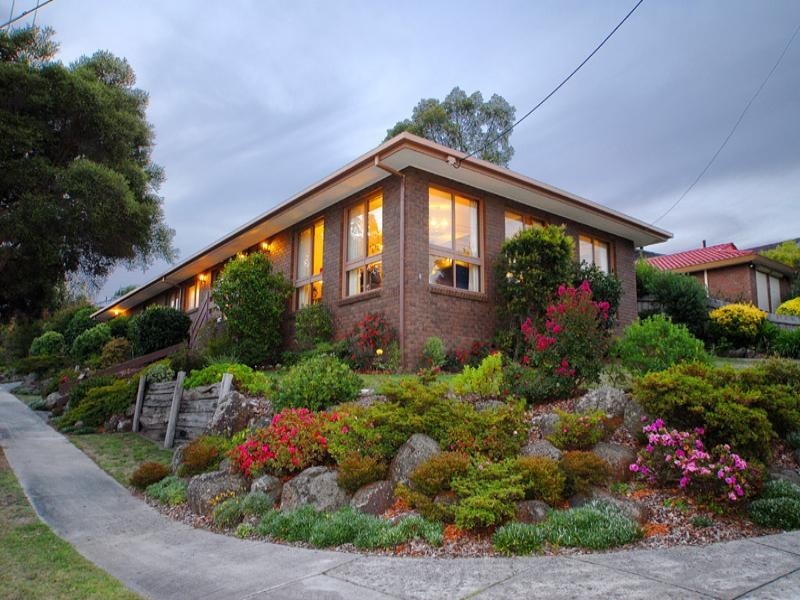 8 Cantala Drive, Doncaster VIC 3108