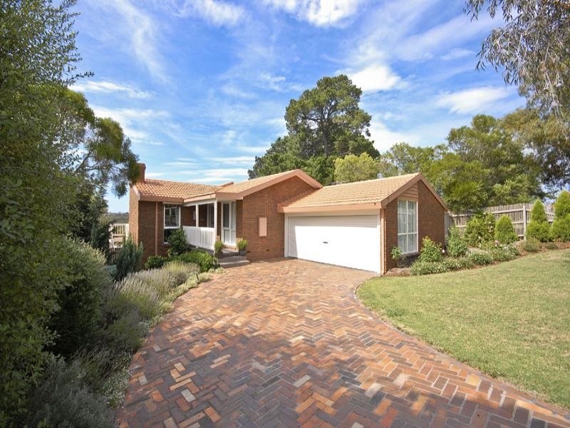 7 Five Crown Grove, Doncaster East VIC 3109