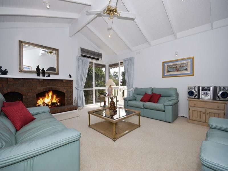 7 Five Crown Grove, Doncaster East VIC 3109