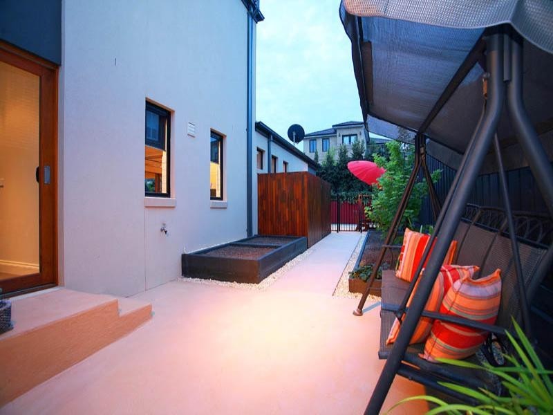 2 Apple Green Lane, Doncaster East VIC 3109