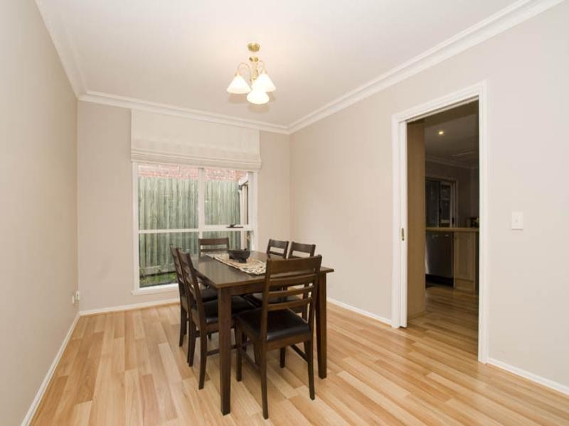 16 Marian Court, Eltham North VIC 3095