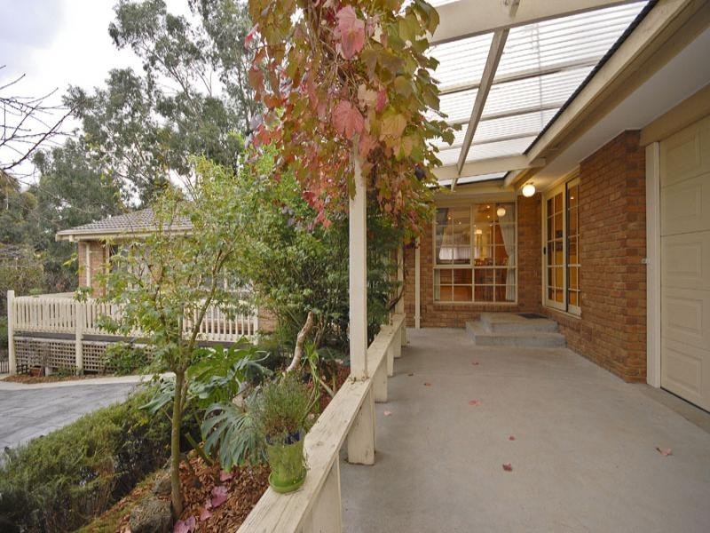 64 Hillcroft Drive, Templestowe VIC 3106