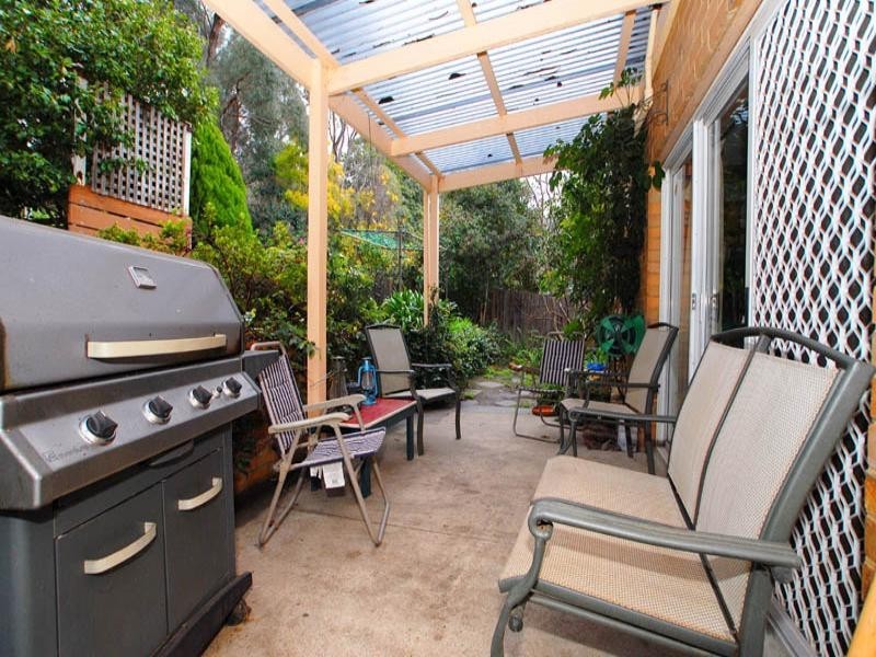 18 Kanooka Avenue, Templestowe Lower VIC 3107