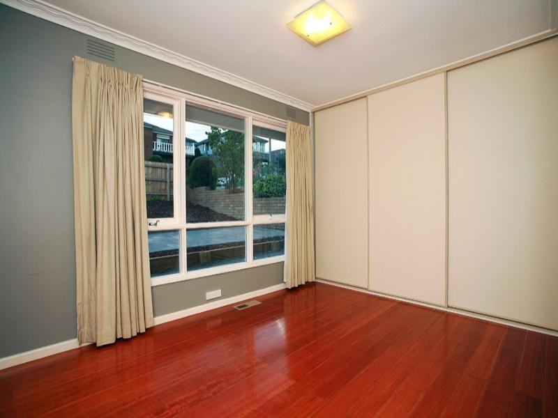 1/8 Marshall Avenue, Doncaster VIC 3108