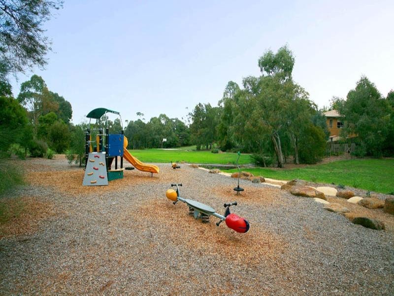 1/8 Marshall Avenue, Doncaster VIC 3108