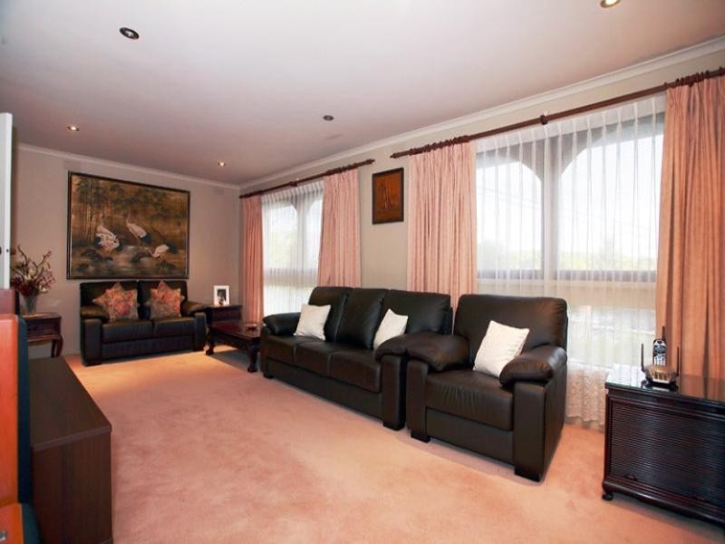 14 Saturn Terrace, Doncaster East VIC 3109