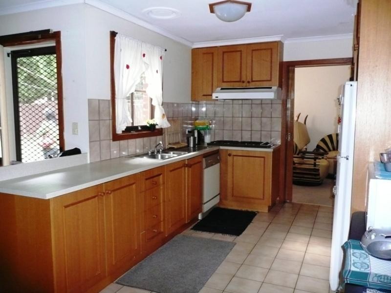 6 Thomas Hardy Drive, Templestowe VIC 3106