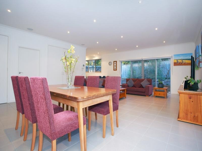 19 Curnola Avenue, Doncaster VIC 3108