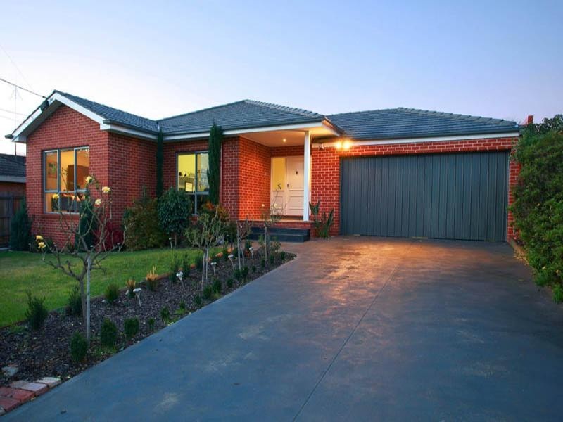19 Curnola Avenue, Doncaster VIC 3108