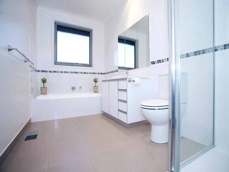 19 Curnola Avenue, Doncaster VIC 3108