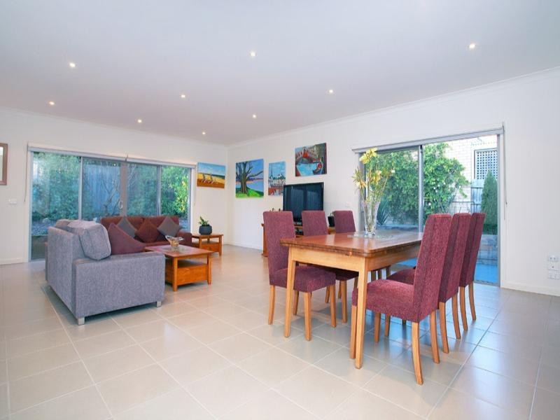 19 Curnola Avenue, Doncaster VIC 3108