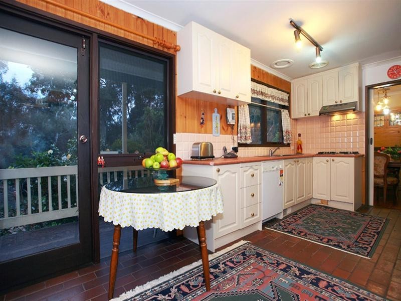 13 Dianne Street, Doncaster East VIC 3109