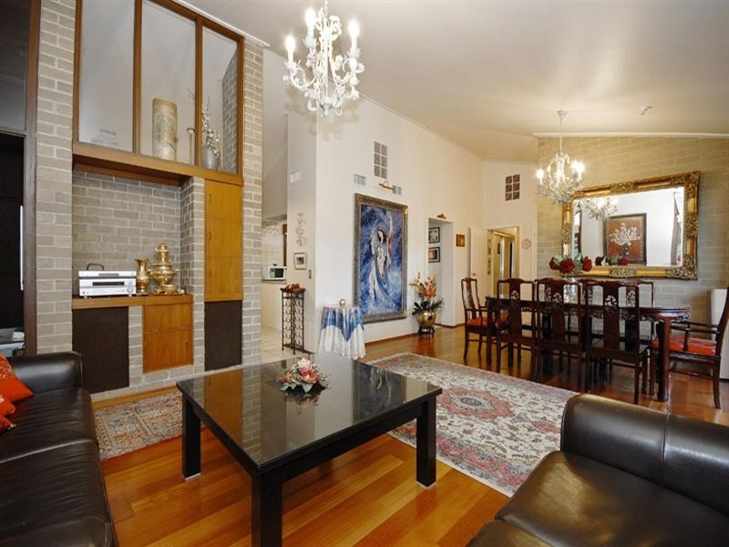 1 Belinda Crescent, Doncaster East VIC 3109